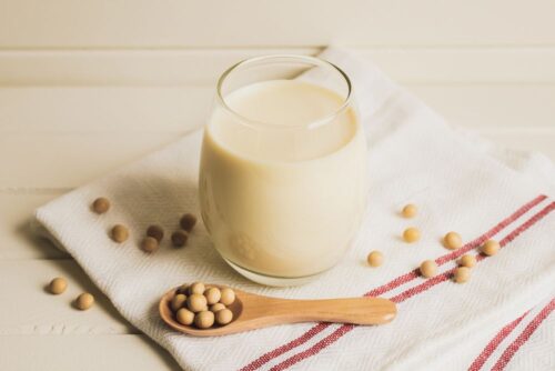 無調整豆乳の健康・美容にうれしい効果とは？より取り入れやすい大豆ペースト『MASH SOY』にも注目